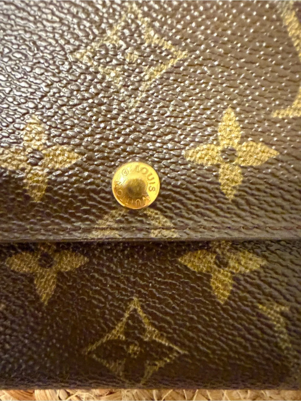 Louis Vuitton Monogram Wallet (needs updated snap)